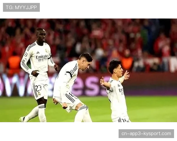 拜仁出局之战，过于激进的高位防线如何被皇马的长传体系惩罚